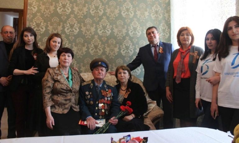 95-летний фронтовик из Дербента награжден медалью за работу с молодежью