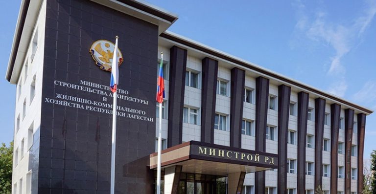 В МИНСТРОЕ ДАГЕСТАНА ВЫДАЛИ ЖИЛИЩНЫЕ СЕРТИФИКАТЫ ЖИТЕЛЯМ СЕЛ ХРАХ-УБА И УРЬЯН-УБА
