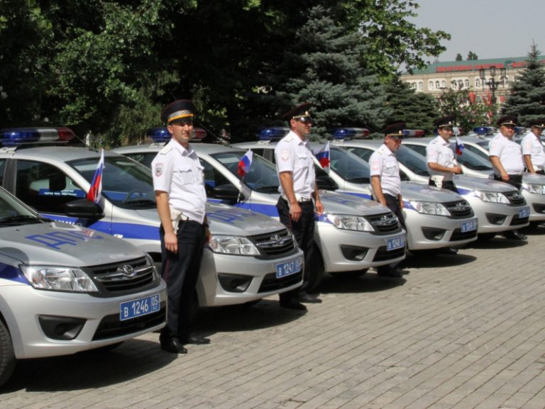 Полицейские Дагестана получили 78 новых служебных авто