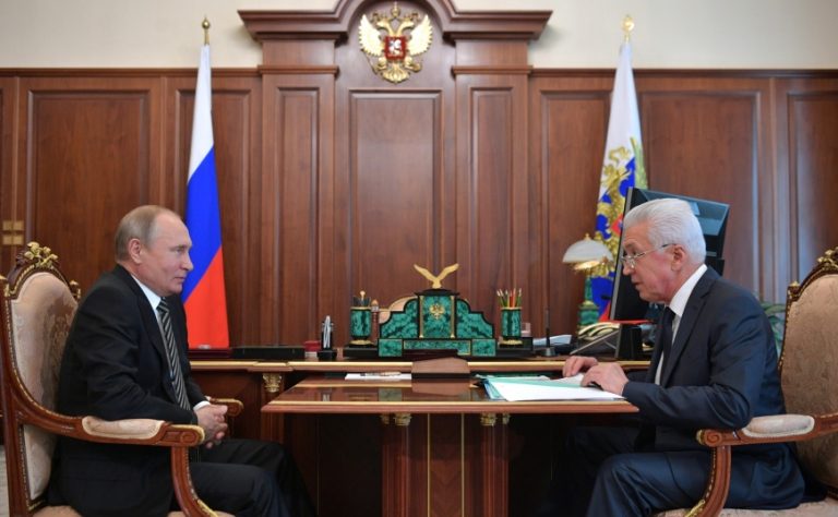 Владимир Путин провёл рабочую встречу с врио Главы Республики Дагестан Владимиром Васильевым