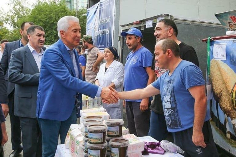 Врио Главы Дагестана посетил сельскохозяйственную ярмарку в Махачкале