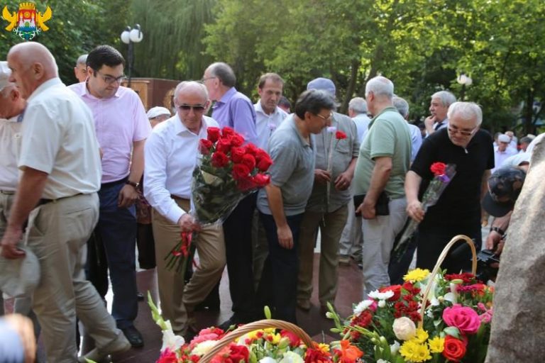 Торжественный митинг в память