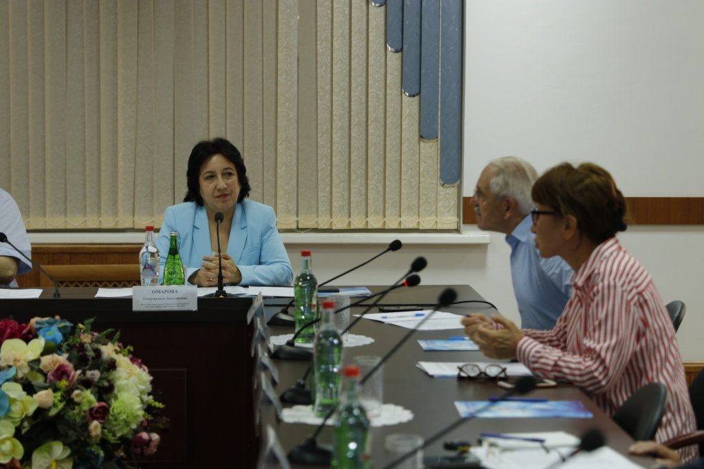 ГЛАВА МИНОБРНАУКИ РД: «ДЕТИ-СИРОТЫ НЕ ДОЛЖНЫ ПОЛУЧАТЬ ЖИЛЬЕ ПО ОСТАТОЧНОМУ ПРИНЦИПУ!»