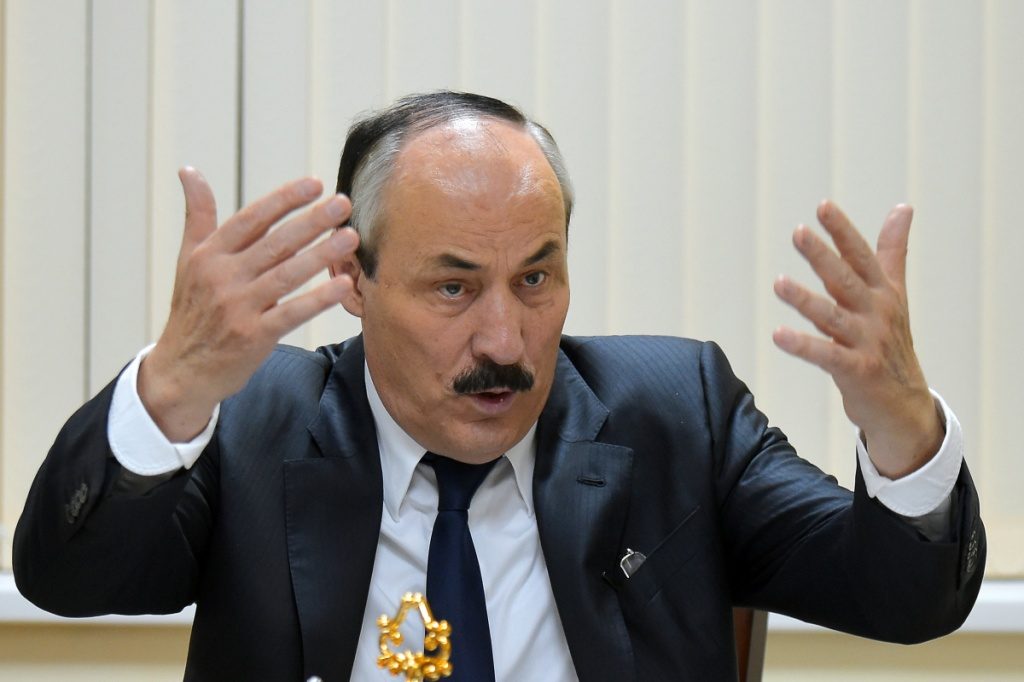 РАМАЗАН АБДУЛАТИПОВ ВОЗМУТИЛСЯ ОЧЕРЕДЯМИ И ВЗЯТКАМИ НА РОССИЙСКО-АЗЕРБАЙДЖАНСКОЙ ГРАНИЦЕ