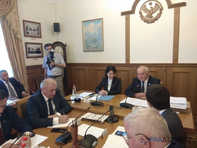 В Дагестане прошло выездное заседание комитета Госдумы по делам национальностей