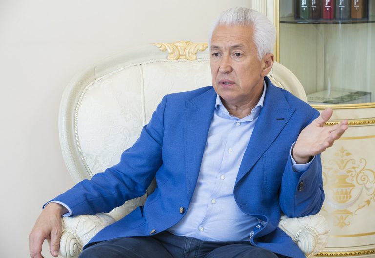 Владимир Васильев: предпочитаю многоточие...