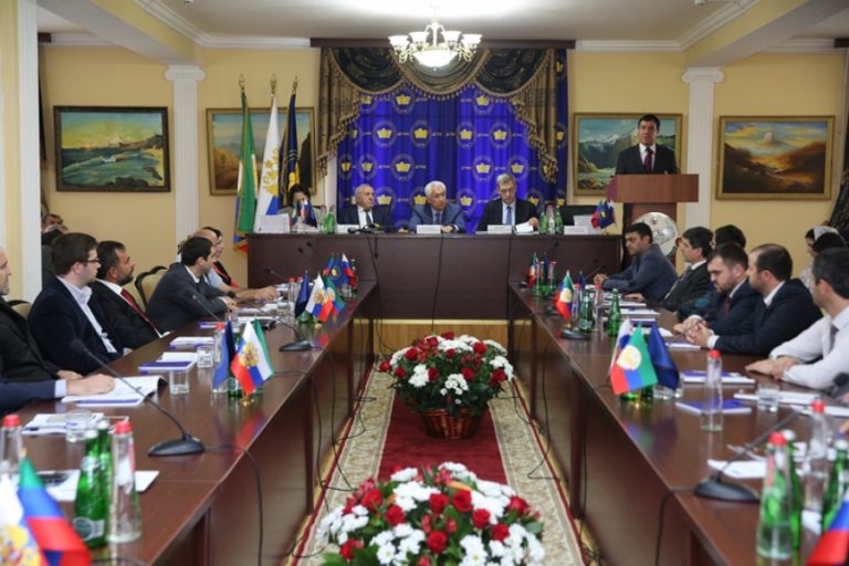 Победители кадровых конкурсов в Дагестане проходят обучение по программе МВА