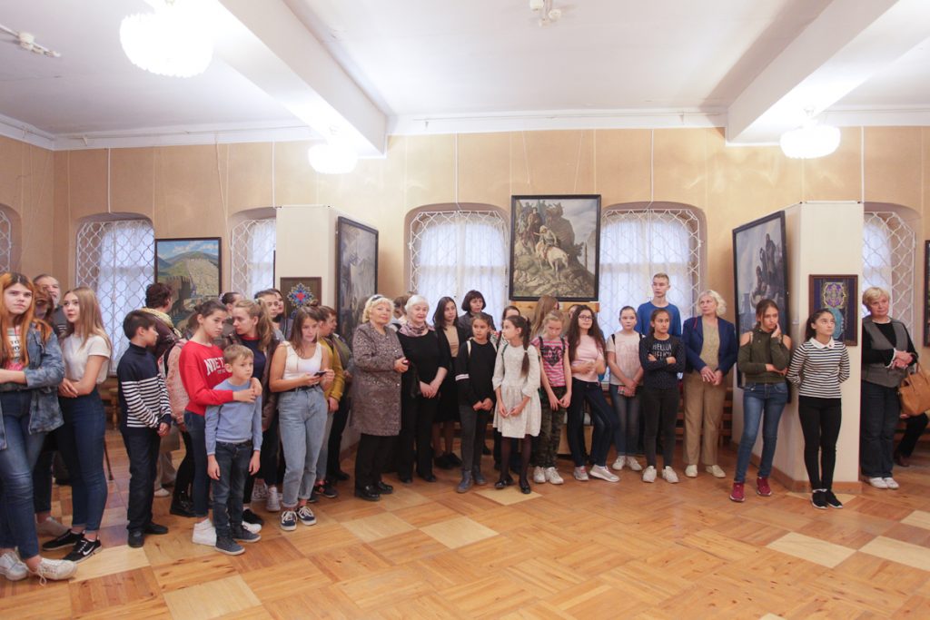 Очередной площадкой для передвижной выставки «Дербент – окно на Восток» стала Картинная галерея города Волжский Волгоградской области