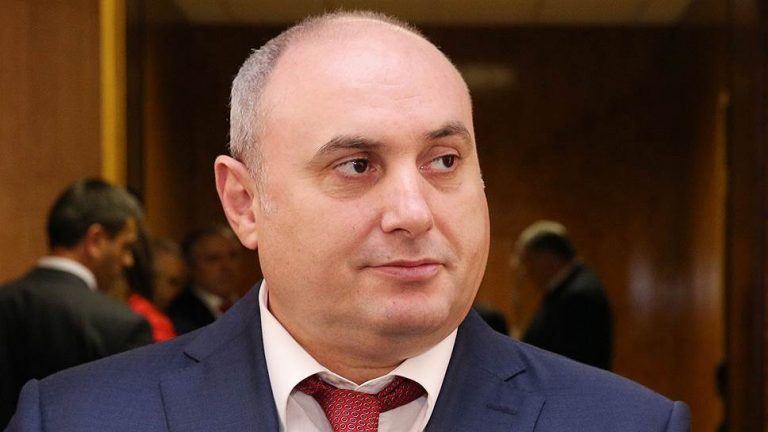 Экс-мэра Махачкалы Мусаева приговорили к реальному сроку