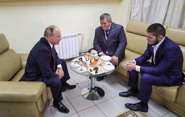 Путин встретился с Хабибом Нурмагомедовым