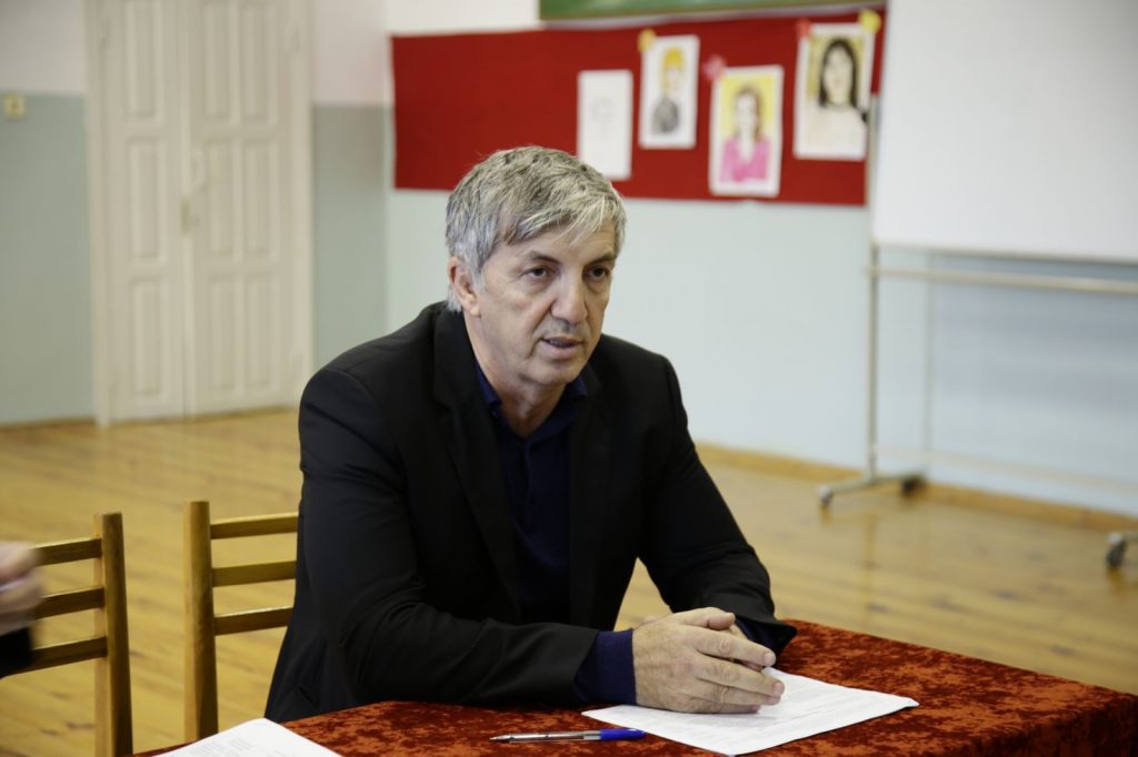 Хизри Абакаров потребовал прекратить поборы в школах Дербента