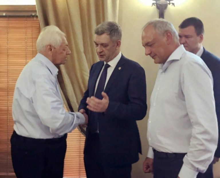 Иванов вместе с делегацией федеральных журналистов посетил Почетного Председателя Госсовета Дагестана