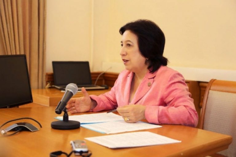 Уммупазиль Омарова прокомментировала послание президента РФ