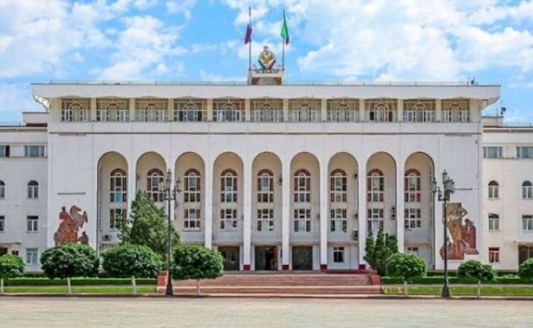 Председатель правительства РД провёл ряд новых назначений заместителей глав ряда ведомств.