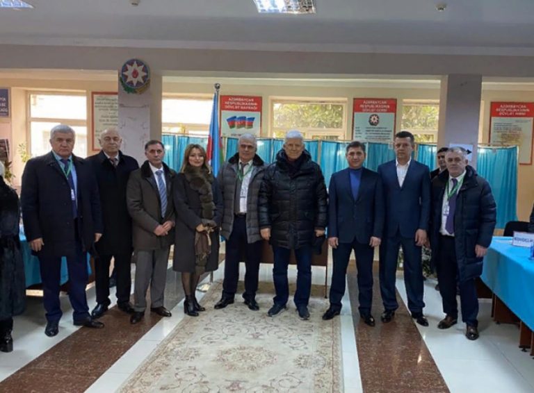 В Азербайджане проходят выборы в Милли Меджлис