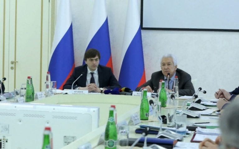 В Дагестане 130 млн рублей направят на решение проблемы дефицита педагогов в сельской местности
