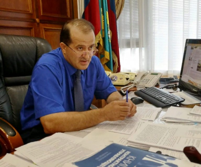 Глава УФАС Дагестана предупредил наказанием спекулянтов ценам на маски