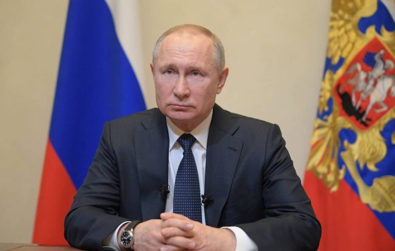 Владимир Путин предложил перенести голосование по поправкам в Конституцию