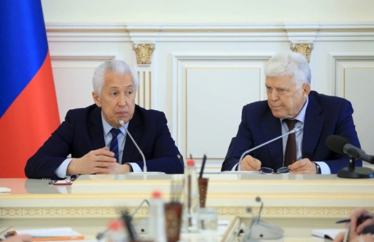 Васильев призвал депутатов проконтролировать строительство объектов Каспийской флотилии
