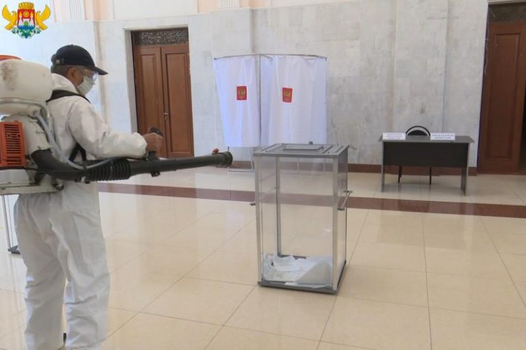 На избирательных участках Махачкалы соблюдаются необходимые меры безопасности