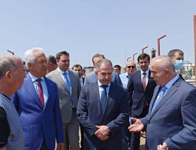 Михаил Бабич и Владимир Васильев посетили ряд строящихся объектов