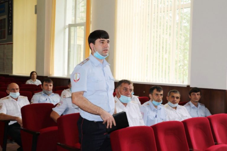Участковых полиции Кайтагского района оснастили комплектами компьютерной техники