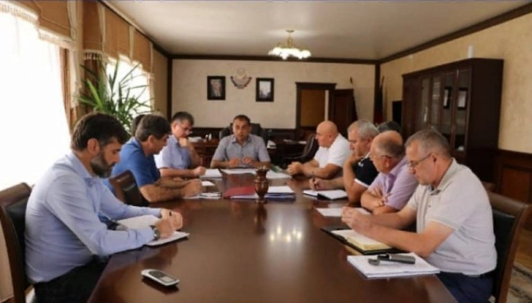 Врио главы Дербентского района провел совещание по ситуации в с. Геджух