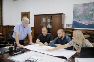 Глава Дербента обсудил концептуальные предложения для будущего парка «Патриот»