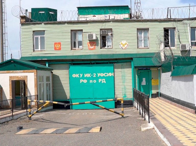 В Дагестане задержан мужчина, снабжавший стройматериалами беглецов из колонии
