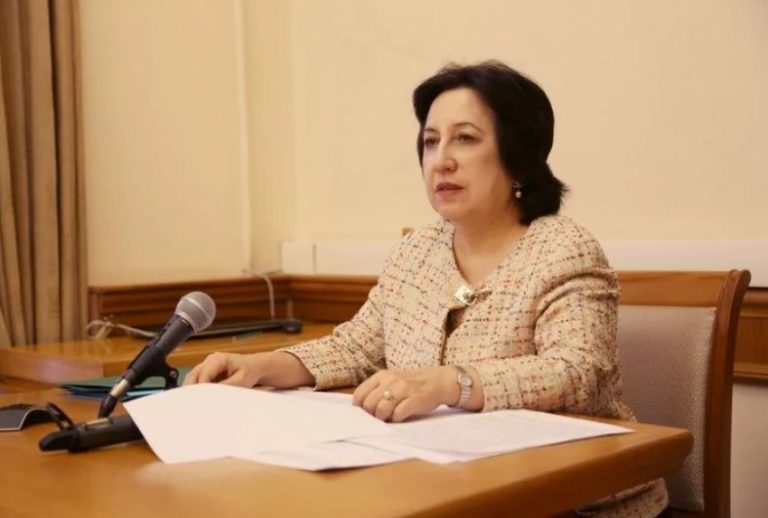 Уммупазиль Омарова поздравила дагестанских учителей с профессиональным праздником