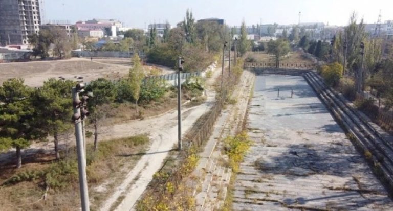 Стадион «Труд» в Каспийске отремонтируют с учетом пожеланий горожан