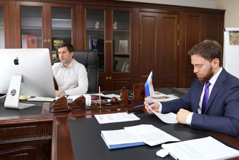 Минпромторг РД призвал штрафовать посетителей, а не магазины за отсутствие масок у покупателей