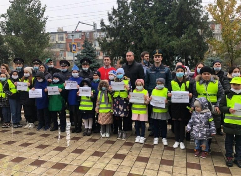 В Махачкале провели акцию ко Дню памяти жертв ДТП