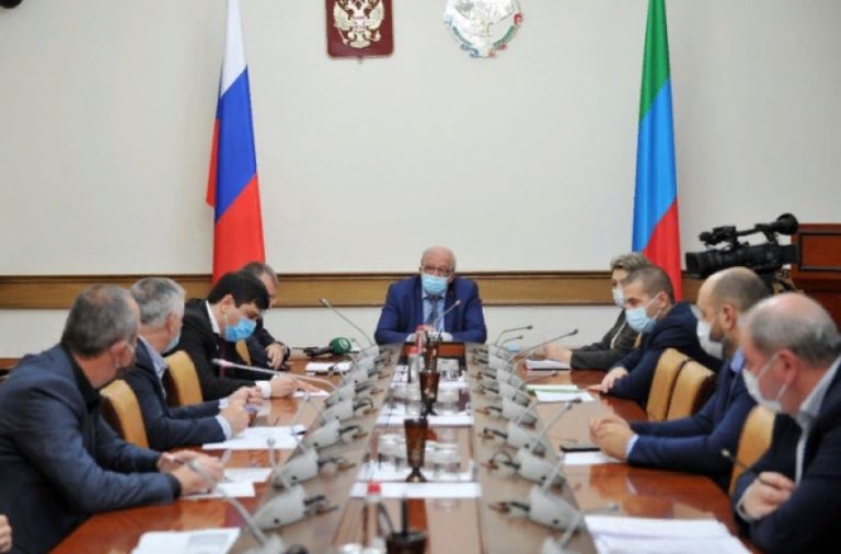 В правительстве Дагестана прошла встреча с руководителями крупных аптек