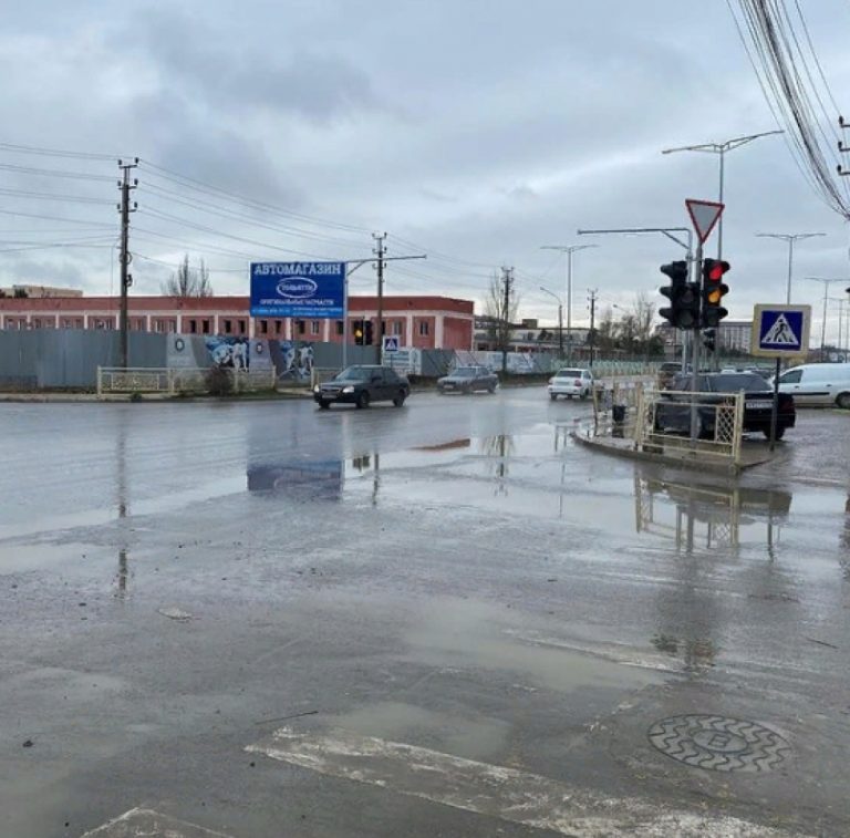 На светофорах Дагестана установлено 140 устройств звукового сопровождения пешеходов