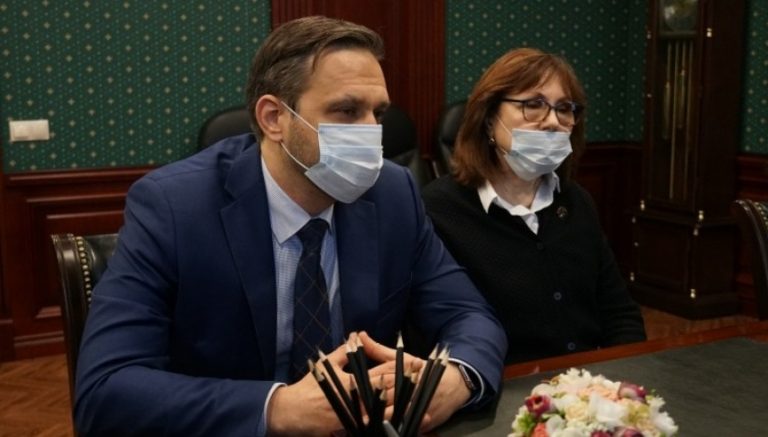 В Дагестан прибыл специалист по инфекционным болезням Минздрава РФ