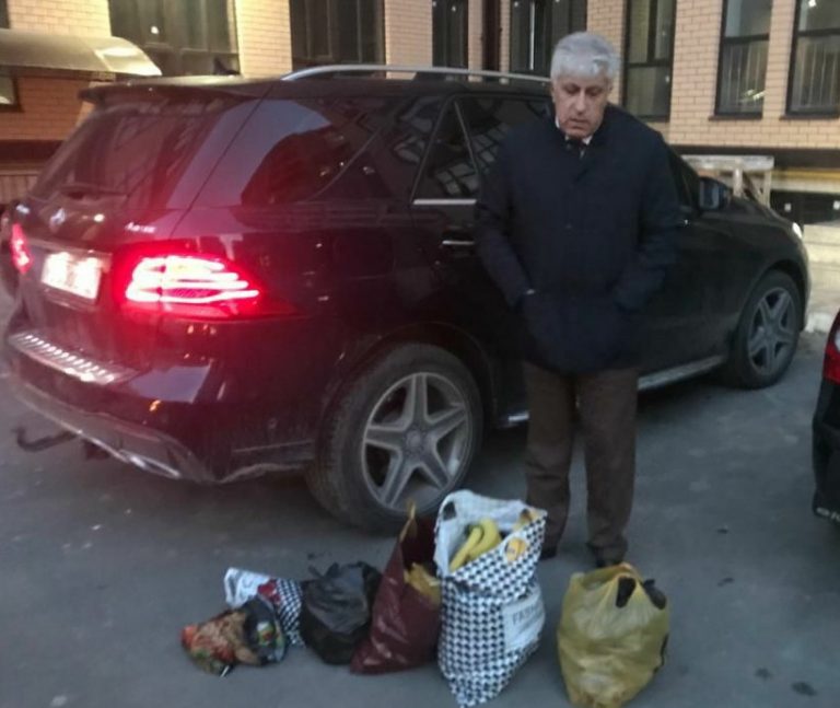 Директора каспийской школы уличили в воровстве продуктов
