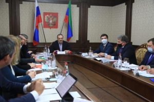 Сергей Меликов провел выездное совещание в Кизляре