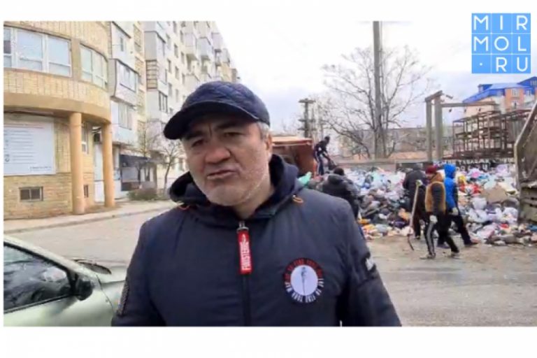 Буйнакск принял участие в махачкалинском субботнике