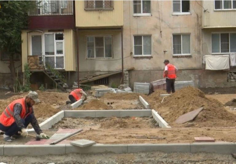 В Махачкале за год благоустроят 25 дворовых территорий