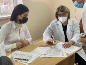 Руководители Республиканских медицинских учреждений прививаются от коронавируса