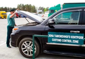 Экс-работники дагестанской таможни и ГИБДД пойдут под суд за махинации с иномарками на 119 млн рублей