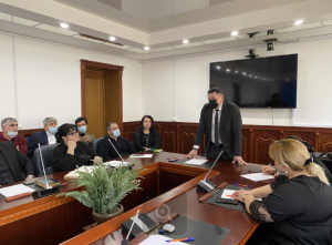 Родственники умершей роженицы и сотрудники роддома N2 смогли встретиться и задать друг другу все вопросы