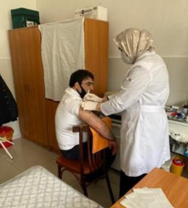 В Акушинском районе Дагестана вакцинируют полицейских от коронавируса
