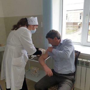 В участковой больнице села Падар, также получили первую прививку от Covid-19 вакциной «Спутник V»