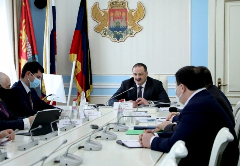 Перспективы развития Махачкалы обсудили под руководством Сергея Меликова