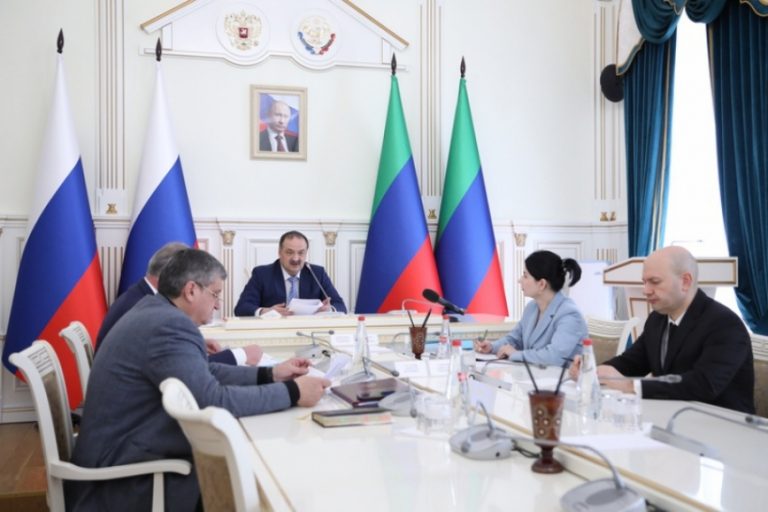 С. Меликов нацелил органы власти республики на решение актуальных задач