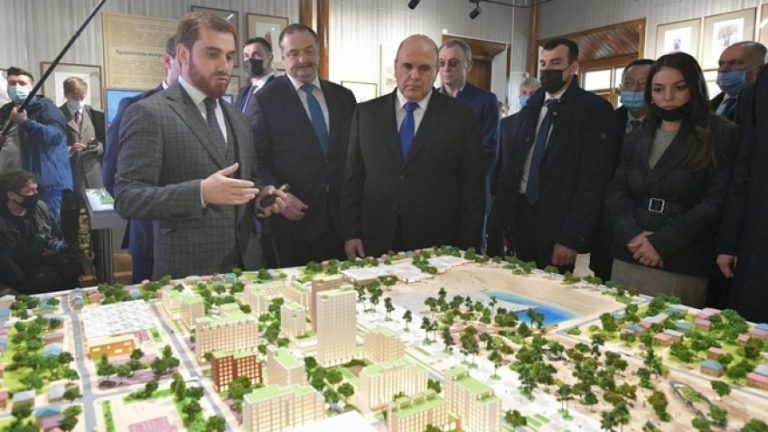 Мишустин ознакомился с планом развития Дербента