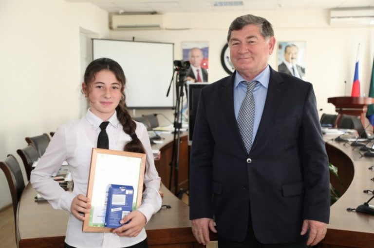 В Минсельхозе Дагестана наградили победителей конкурса «Родное село»