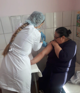 Около 900 жителей Новолакского района прошли вакцинацию от коронавируса